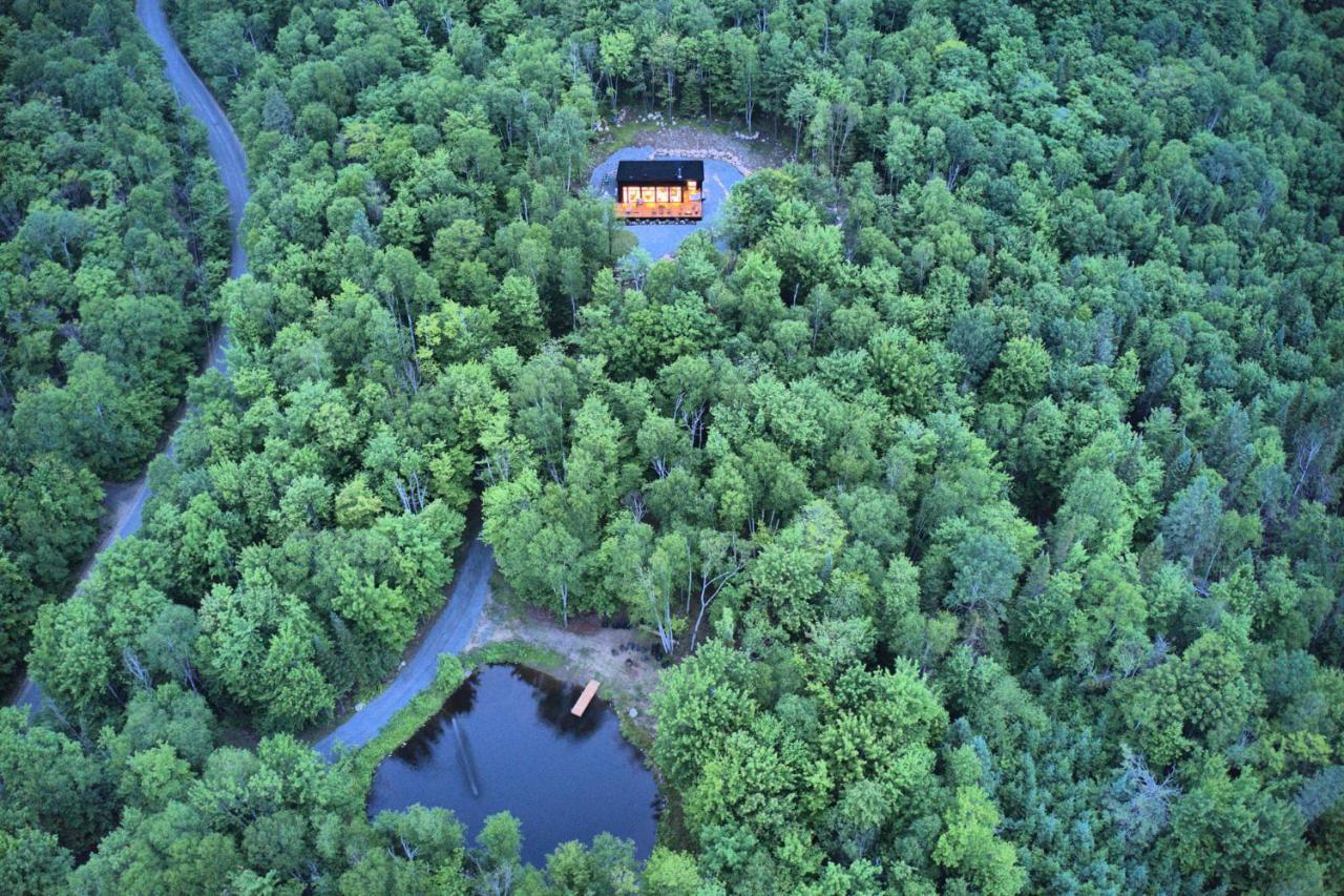 Kallm-Mont-Tremblant Chalet With Hot Tub, Pond & Beach On Private 7Acre Estate Lac-Superieur Kültér fotó