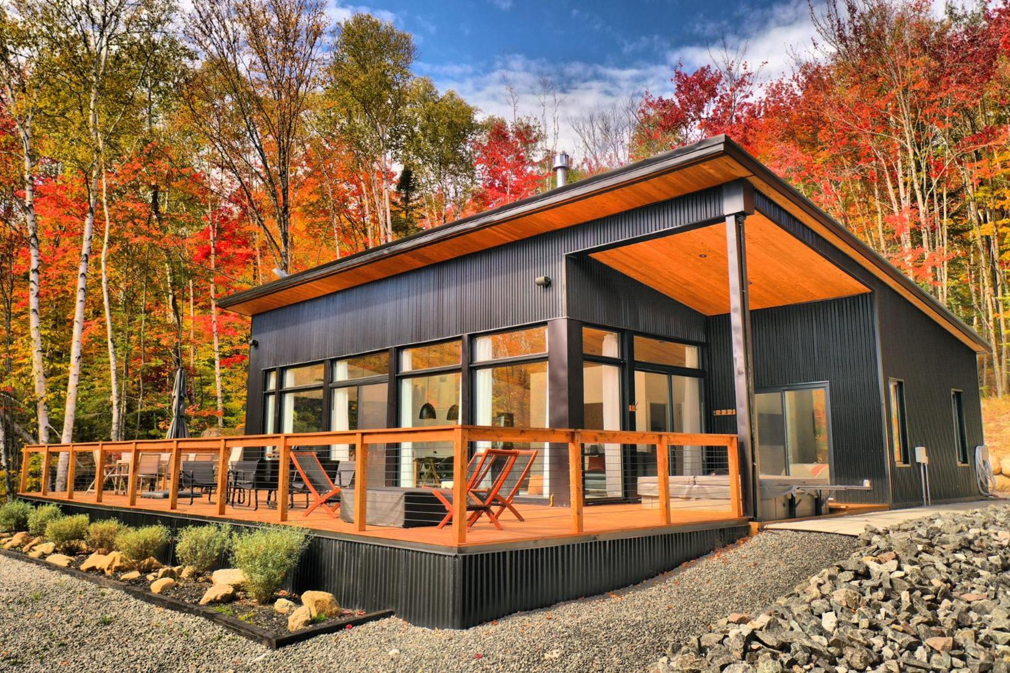 Kallm-Mont-Tremblant Chalet With Hot Tub, Pond & Beach On Private 7Acre Estate Lac-Superieur Kültér fotó