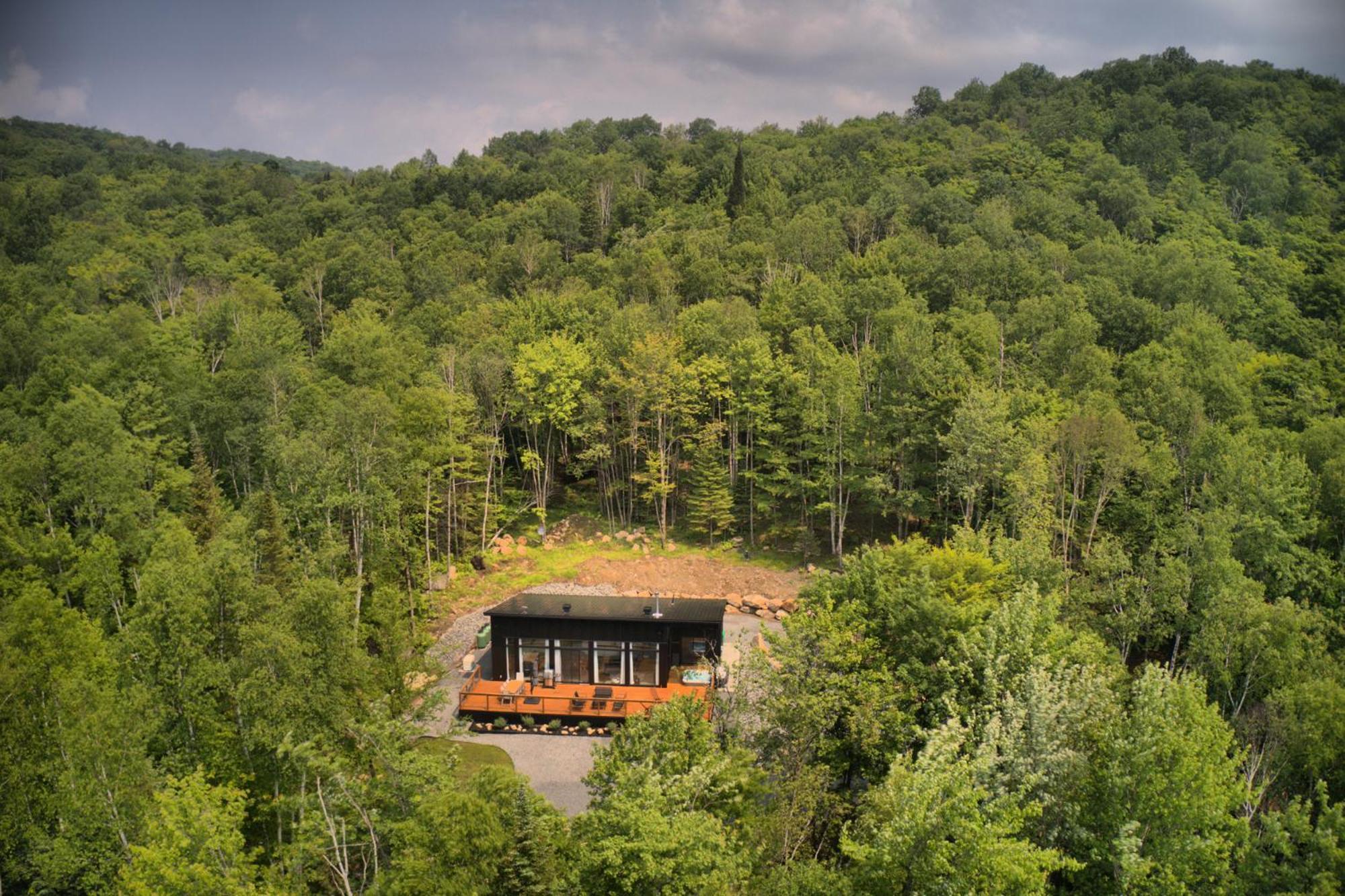 Kallm-Mont-Tremblant Chalet With Hot Tub, Pond & Beach On Private 7Acre Estate Lac-Superieur Kültér fotó